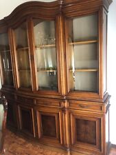 mobile vetrinetta in legno lucidato con inserti in radica.