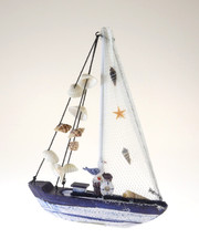 Barchetta a vela decorativa