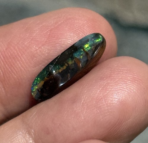Gemma cabochon opale