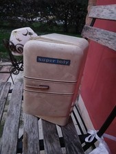 Latta, frigorifero in lamiera