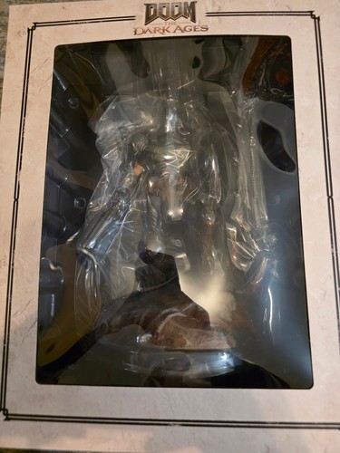 Statua doom the dark - doom:,