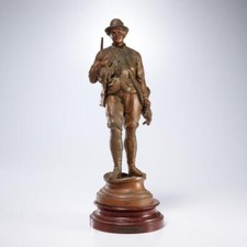 Antica statua scultura trofeo