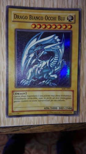 Drago bianco occhi blu - drago,