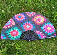 Ventaglio a mano all'uncinetto Granny Square festival