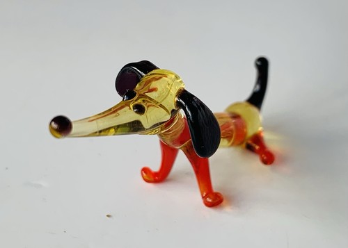 Bassotto cane statuina in - ~,