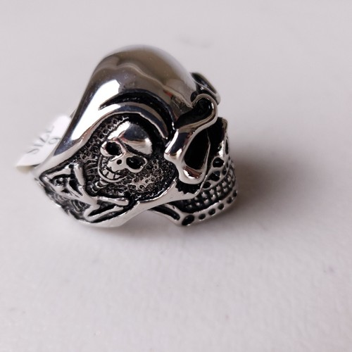 Anello uomo teschio acciaio