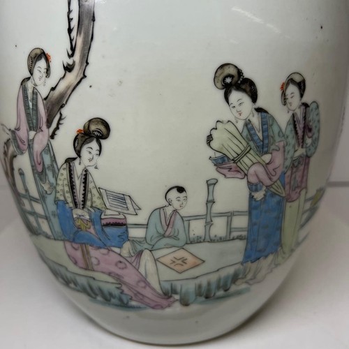 Antico vaso coperto porcellana