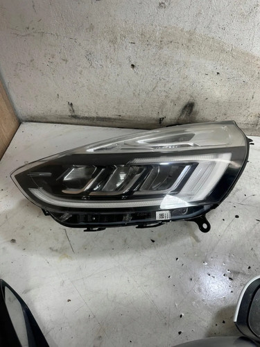 Faro proiettore anteriore