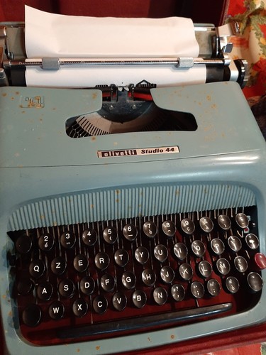 Macchina scrivere olivetti - da,