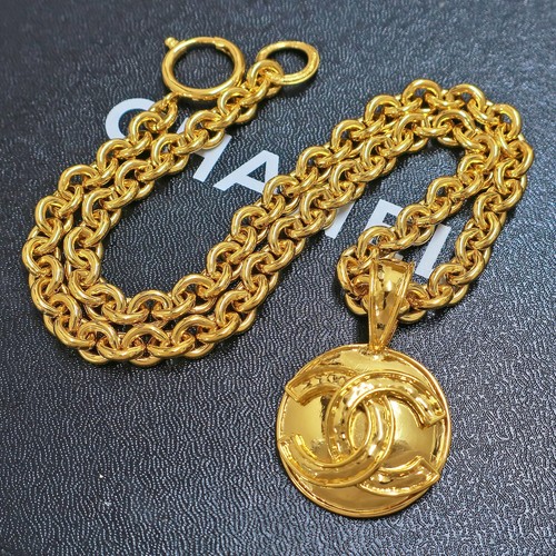 Collana con ciondolo chanel - con,