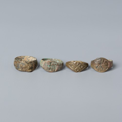 Set anelli antichi bronzo - set,