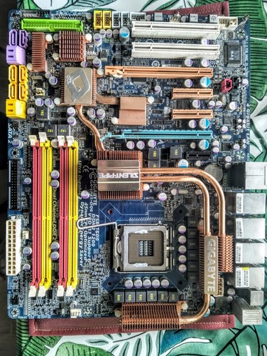 Scheda madre gigabyte - madre,