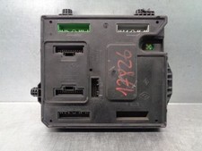 284B17882R caja de relés