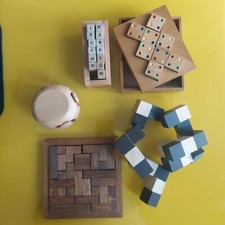 LOTTO DI 5 PEZZI- GIOCHI IN LEGNO-3D-ROMPICAPO-ENIGMA-INGEGNO-RIF-3