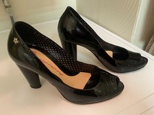 SCARPE IN VERNICE NERA "FORNARINA"