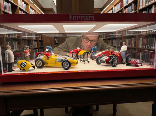 Ferrari display case diorama - ferrari,