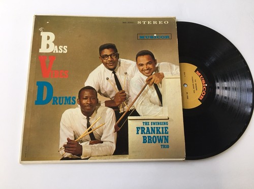 Frankie brown trio bass - brown, vibes