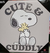 Peanuts Snoopy Hugging