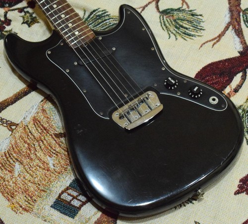Fender musicmaster serial - s8,