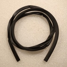 PROFILO BORDO BAULETTO VESPA PX 125 150 PE 200 DELLA ARIETE COLORE NERO 8972