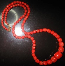 Elegante collana lunga di