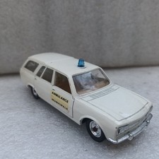 SOLIDO FRANCE PEUGEOT 504 BREAK AMBULANCE TRES BON ETAT SANS BOITE