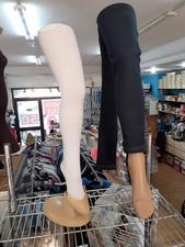 2 Gambe esposizione calze e