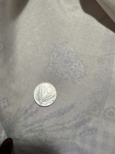 Molto rara moneta 10 - 10, lire