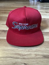 Cappello snapback Supreme New York rosso
