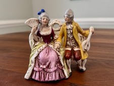 Antica statuina porcellana