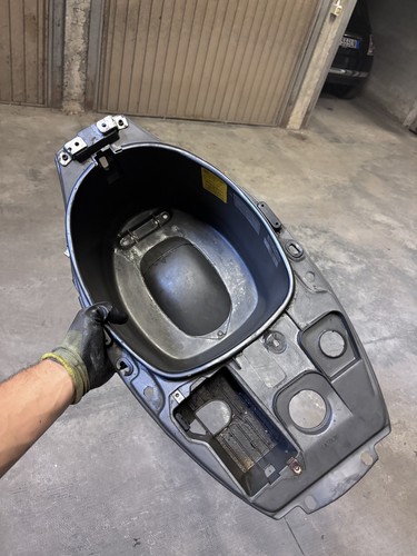 Vano sottosella piaggio nrg - sottosella,