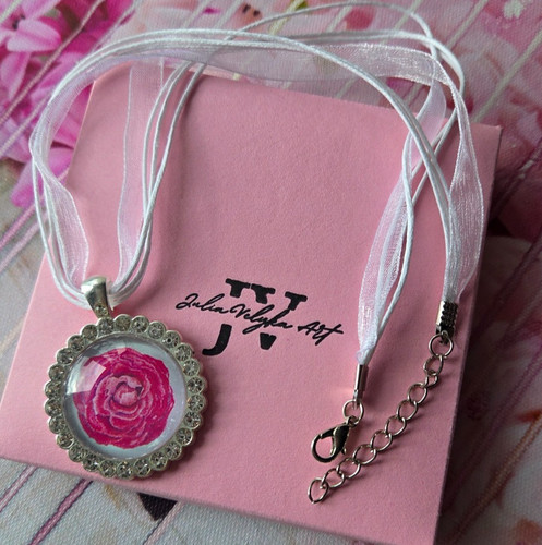 Collana con ciondolo - arte, rosa