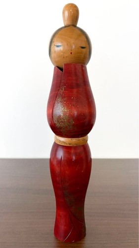 Bambola kokeshi creativa