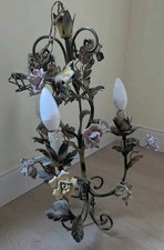 Lampadari Vintage in ferro battuto e porcellana