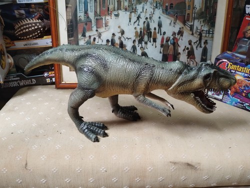 Statuina giganotosaurus - statuina,