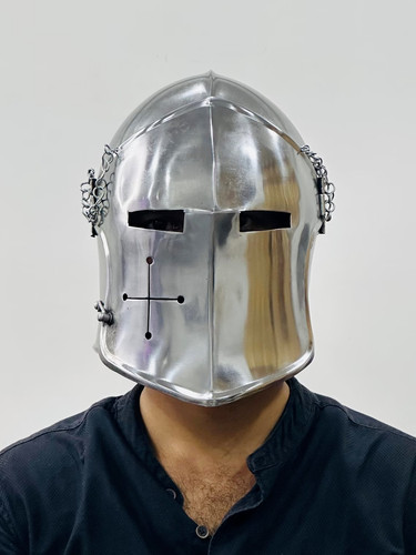 Casco cavaliere barbute