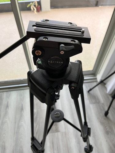 Mactrem treppiede video - video, 72"