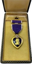 WW2 Original Purple Heart Set with ribbon, lapel pin and case