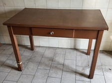 Tavolo rustico in legno di
