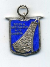 AERONAUTICA DISTINTIVO MEDAGLIA ARGENTO SCUOLA SPECIALISTI A.M. CASERTA RARA