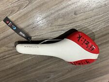 Sella bici da corsa Fizik Antares colore bianco rosso
