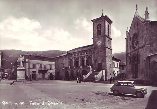 Norcia piazza - norcia(perugia)-piazza, s