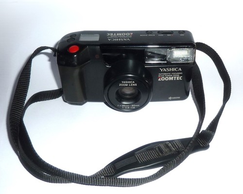 Yashica zoomtec power zoom - zoomtec, 2.1