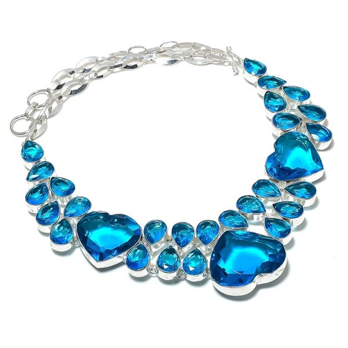 Collana con pietre preziose