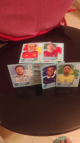 Lotto 378 figurine tutte