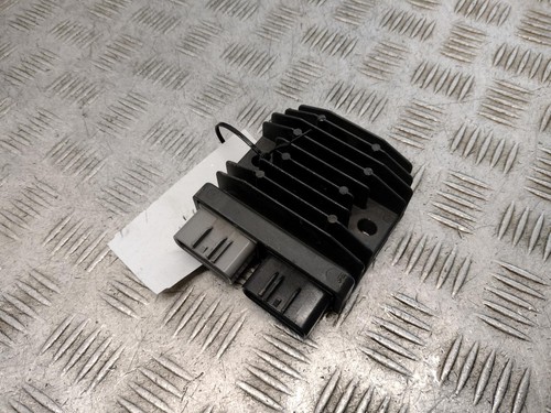 Regolatore raddrizzatore