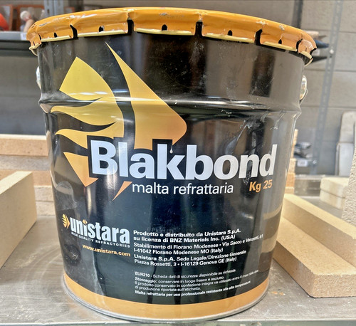 Cemento plastico refrattario
