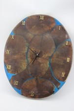Orologio da parete ovale XL legno di noce e resina epossidica blu