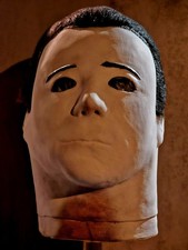 UNA MASCHERA MICHAEL MYERS