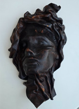 maschera femminile in cuoio